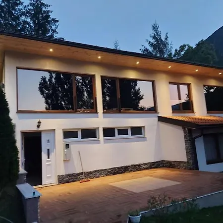 Kuca Mira