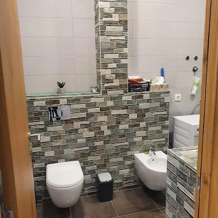 Kuca Mira