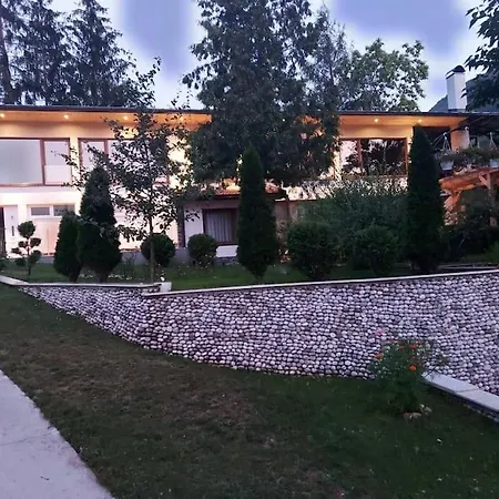 Kuca Mira